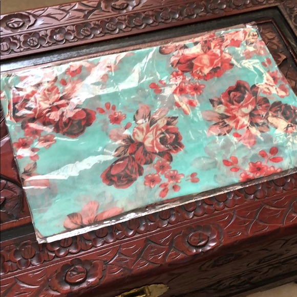 MINT FLORAL INFINITY SCARF - Picture 2 of 7